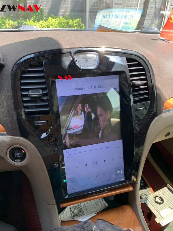 صفحه نمایش لمسی عمودی ناوبری GPS خودرو 13.3 اینچی برای کرایسلر 300C